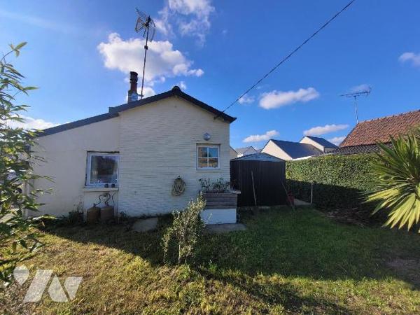 Située sur la commune de Pleurtuit, proche des écoles et du centre-ville. Une maison comprenant...