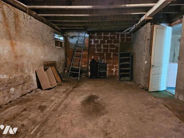 A vendre à  CIVRAY (86400), Une maison ancienne de 79m² à restaurer