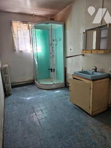 A vendre à  CIVRAY (86400), Une maison ancienne de 79m² à restaurer