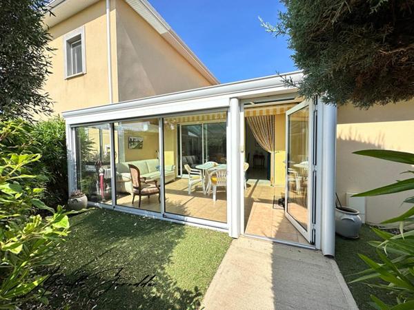 A VENDRE VILLA  Jonquieres Saint Vincent 4 piéces de 124m² avec véranda, parking