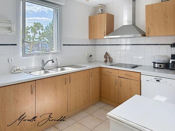 A VENDRE VILLA  Jonquieres Saint Vincent 4 piéces de 124m² avec véranda, parking