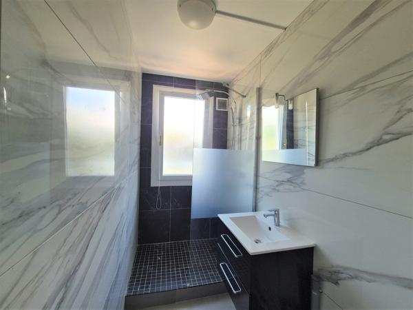 EYBENS – T4 73 m² AVEC VUE SUR LES MONTAGNES, ÉTAGE ÉLEVÉ, BALCON, SEJOUR DOUBLE ET PLACE DE PARKING PRIVATIVE