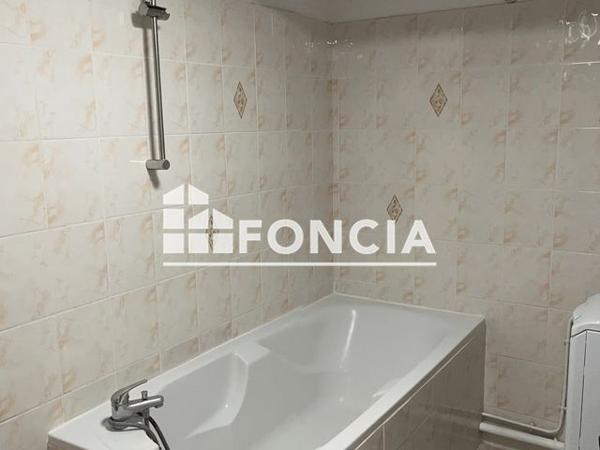 Location Appartement 5 pièces 90 m² - 2 PLACE LORRAINE Bayon 54290