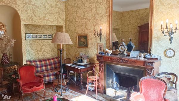 Unique cette maison  de maître  avec son jardin au cœur de Crest.