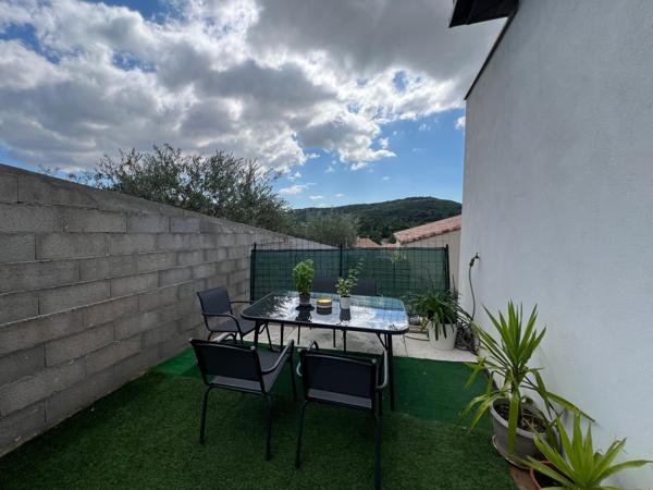 Maison très récente de plain pied,  3 chambres et une suite parentale, garage