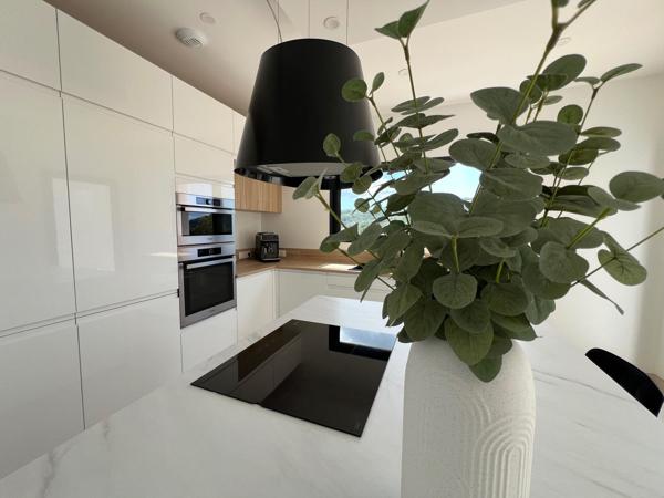 Maison très récente de plain pied,  3 chambres et une suite parentale, garage