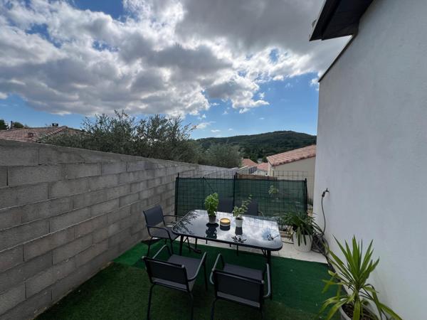 Maison très récente de plain pied,  3 chambres et une suite parentale, garage