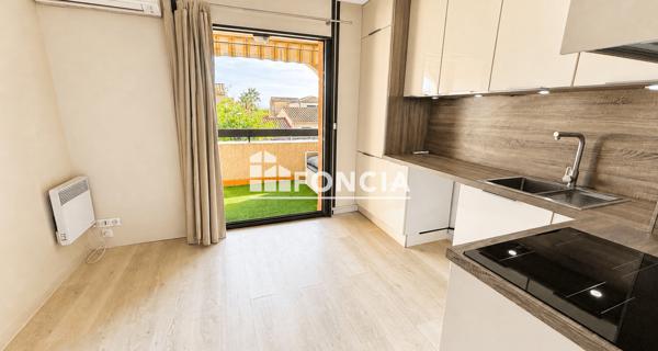 Location Appartement 2 pièces 25.1 m² - La Londe-les-maures 83250