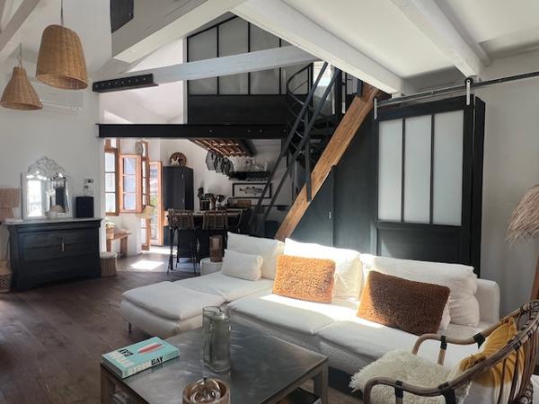 Marseille (13007) VENTE APPARTEMENT DUPLEX COMME UNE MAISON TYPE 4 81,59 M2 CARREZ (110 M2 HABITABLE) JARDIN TERRASSE BASSIN ST