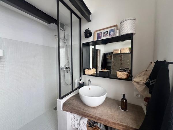 Marseille (13007) VENTE APPARTEMENT DUPLEX COMME UNE MAISON TYPE 4 81,59 M2 CARREZ (110 M2 HABITABLE) JARDIN TERRASSE BASSIN ST