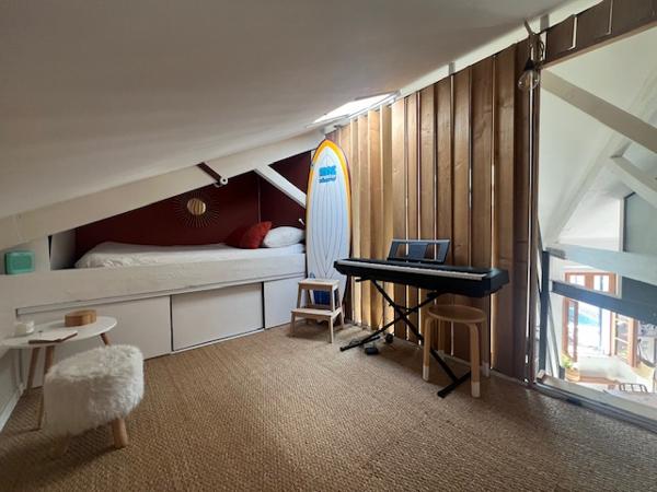 Marseille (13007) VENTE APPARTEMENT DUPLEX COMME UNE MAISON TYPE 4 81,59 M2 CARREZ (110 M2 HABITABLE) JARDIN TERRASSE BASSIN ST