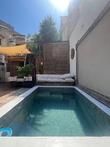 Marseille (13007) VENTE APPARTEMENT DUPLEX COMME UNE MAISON TYPE 4 81,59 M2 CARREZ (110 M2 HABITABLE) JARDIN TERRASSE BASSIN ST