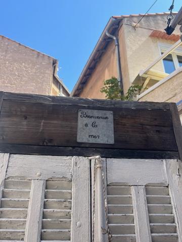 Marseille (13007) VENTE APPARTEMENT DUPLEX COMME UNE MAISON TYPE 4 81,59 M2 CARREZ (110 M2 HABITABLE) JARDIN TERRASSE BASSIN ST