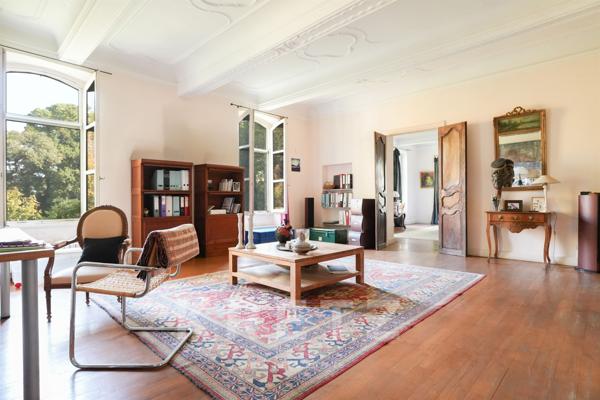 Domaine d’exception à Arles – Mas provençal avec installations équestres