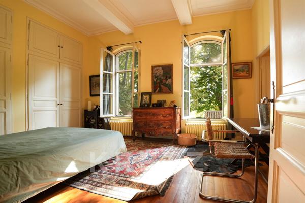 Domaine d’exception à Arles – Mas provençal avec installations équestres