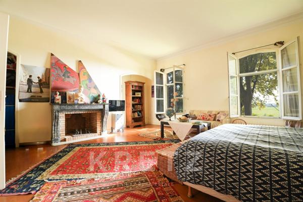 Domaine d’exception à Arles – Mas provençal avec installations équestres