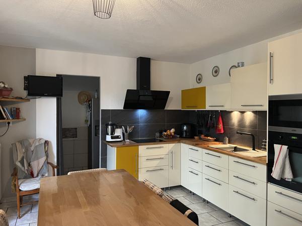 Conques-sur-Orbiel (11600) CONQUES SUR ORBIEL - RARE - MAISON DE PLAIN PIED 4 CHAMBRES SUR TERRAIN DE 2000M2 AVEC PISCINE