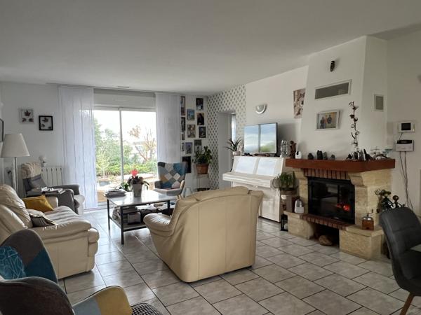 Conques-sur-Orbiel (11600) CONQUES SUR ORBIEL - RARE - MAISON DE PLAIN PIED 4 CHAMBRES SUR TERRAIN DE 2000M2 AVEC PISCINE