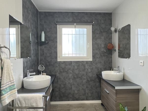 Conques-sur-Orbiel (11600) CONQUES SUR ORBIEL - RARE - MAISON DE PLAIN PIED 4 CHAMBRES SUR TERRAIN DE 2000M2 AVEC PISCINE