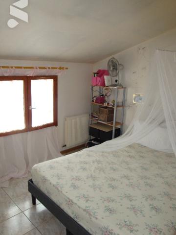 NOE (31410) : villa T8, 205 m2, 5 chambres, dans parc de 1500 m2, divisible.