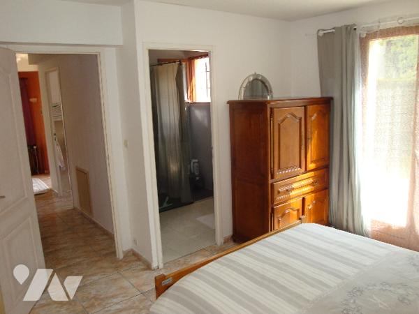 NOE (31410) : villa T8, 205 m2, 5 chambres, dans parc de 1500 m2, divisible.