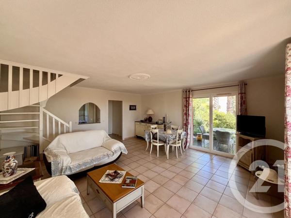 Maison à vendre  5 pièces - 71,11 m 2   ROQUEBRUNE SUR ARGENS  - 83