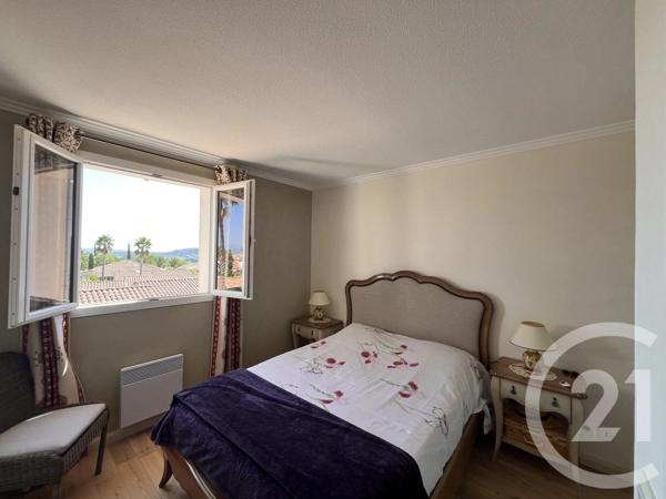 Maison à vendre  5 pièces - 71,11 m 2   ROQUEBRUNE SUR ARGENS  - 83