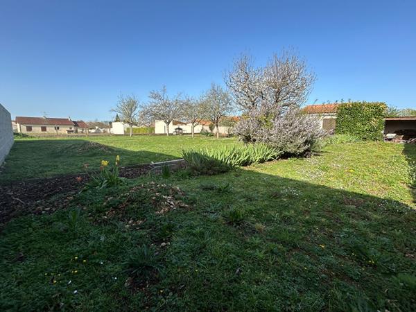 Terrain Aiffres 763 m2