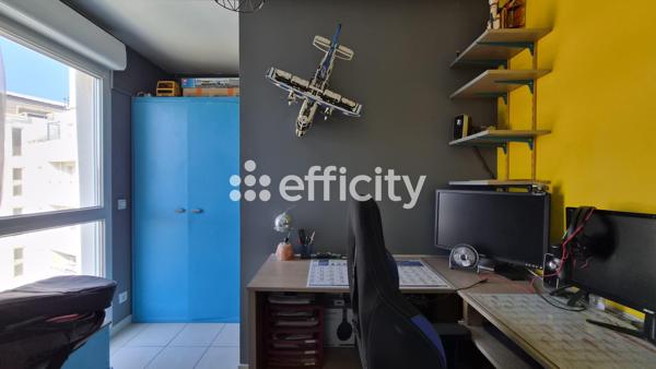 Appartement
         4 pièces
        - 108 m² 325 000 € *
