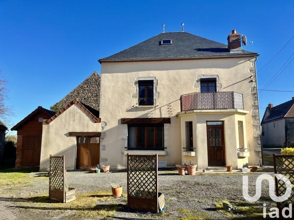 Maison de village 6 pièces de 124 m² à Louroux-de-Bouble (03330)