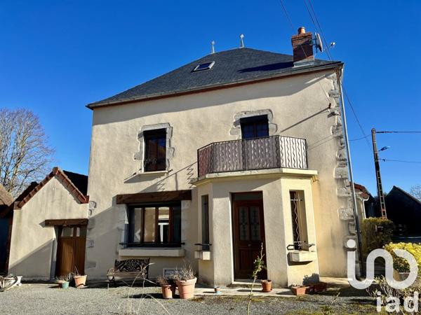 Maison de village 6 pièces de 124 m² à Louroux-de-Bouble (03330)