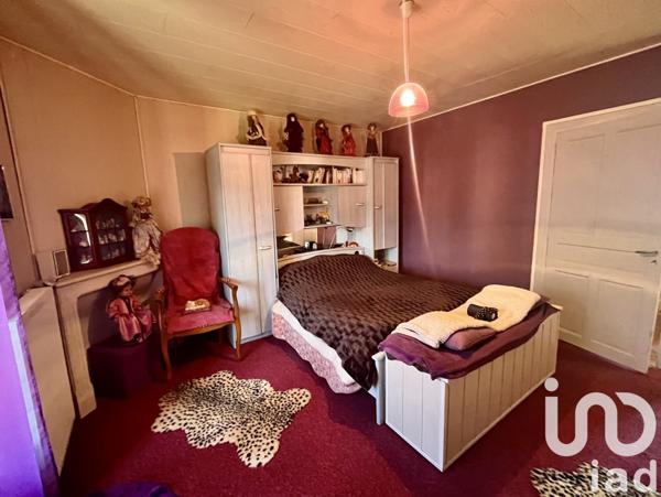 Maison de village 6 pièces de 124 m² à Louroux-de-Bouble (03330)