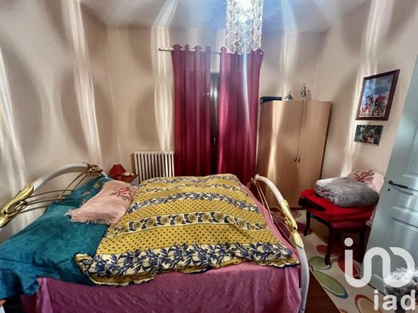 Maison de village 6 pièces de 124 m² à Louroux-de-Bouble (03330)