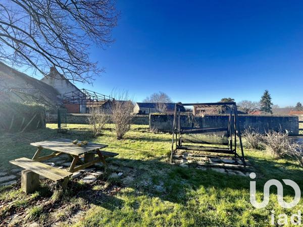 Maison de village 6 pièces de 124 m² à Louroux-de-Bouble (03330)