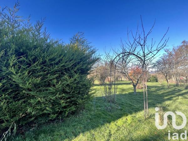 Maison de village 6 pièces de 124 m² à Louroux-de-Bouble (03330)