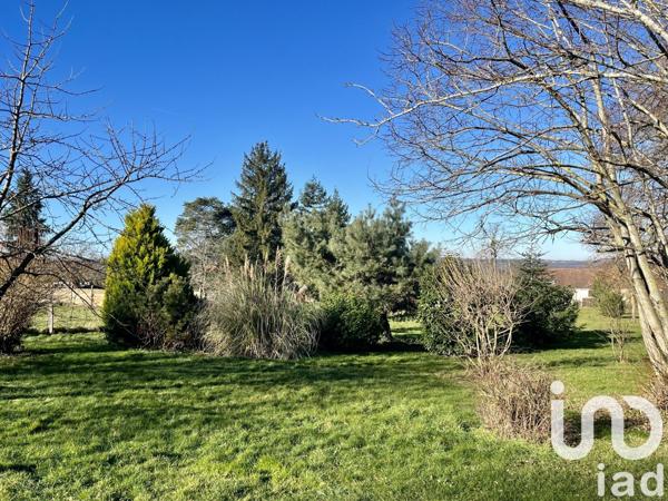 Maison de village 6 pièces de 124 m² à Louroux-de-Bouble (03330)