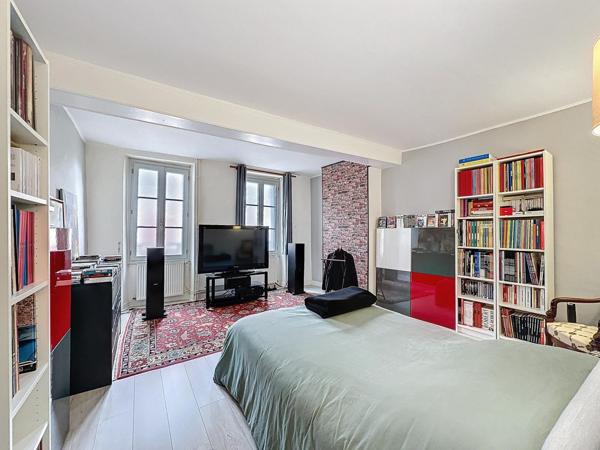 Maison de ville, proche commerces et commodités