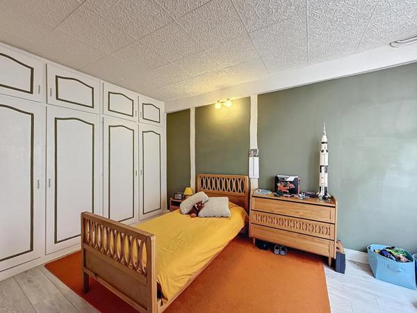 Maison de ville, proche commerces et commodités