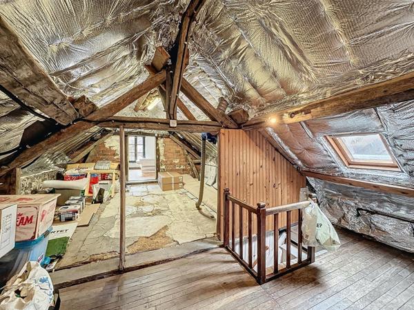 Maison de ville, proche commerces et commodités