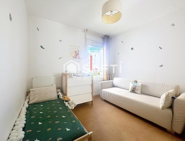 Appartement 2/3 chambres, balcons, parking et cave