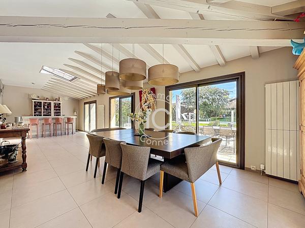 Maison ancienne rénovée de 240 m² avec piscine - Montanay
