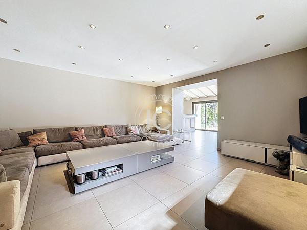 Maison ancienne rénovée de 240 m² avec piscine - Montanay