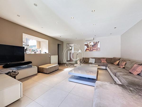 Maison ancienne rénovée de 240 m² avec piscine - Montanay