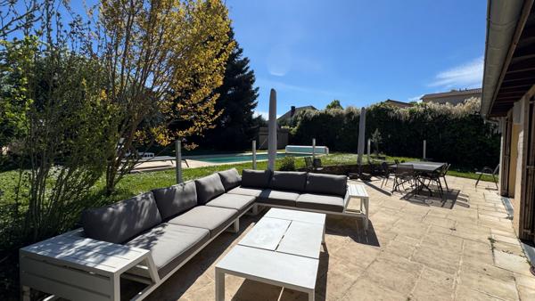 Maison ancienne rénovée de 240 m² avec piscine - Montanay