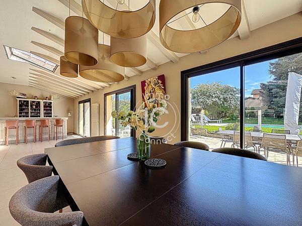 Maison ancienne rénovée de 240 m² avec piscine - Montanay
