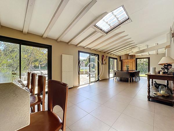 Maison ancienne rénovée de 240 m² avec piscine - Montanay