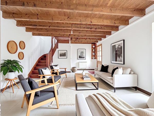 Au centre de la commune de Saint-Abraham, à moins de 13 minutes de Ploërmel et 30 minutes de Vannes. Avec une accessibilité rapide à la quatre voies.