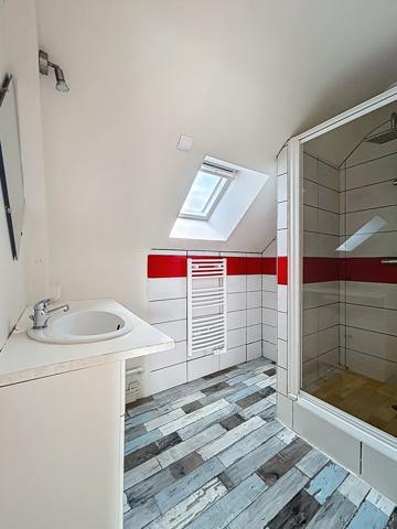 Au centre de la commune de Saint-Abraham, à moins de 13 minutes de Ploërmel et 30 minutes de Vannes. Avec une accessibilité rapide à la quatre voies.