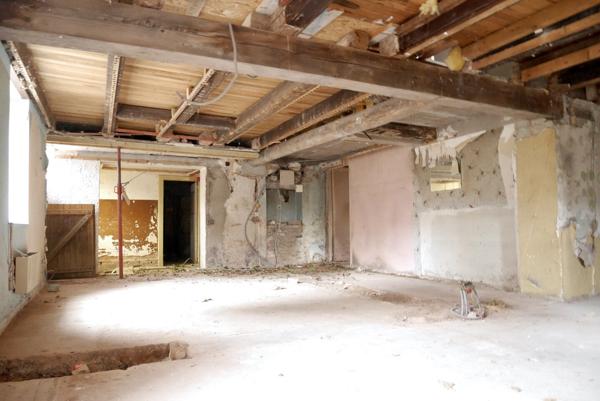 MAISON INDIVIDUELLE A RENOVER, AVEC TERRAIN