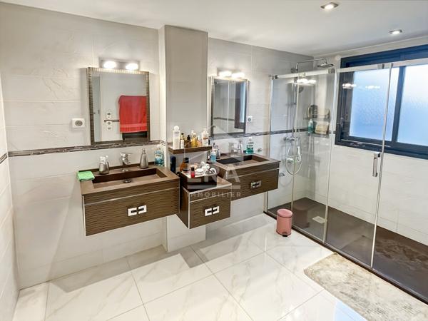 Maison Les Pennes Mirabeau SECTEUR L'INFERNET 6 pièces Un bien confidentiel pour amateurs de lieux singuliers.